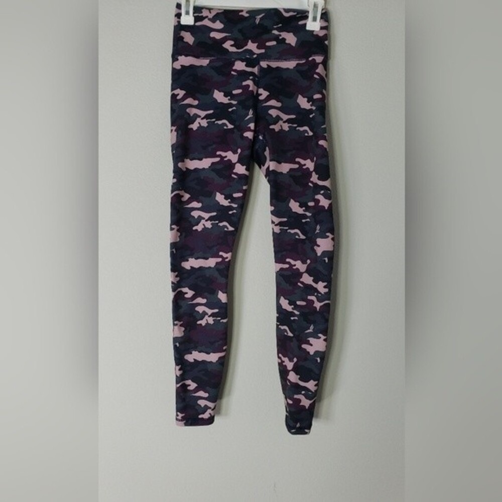 Fabletics POWERHOLD Pink Camo print full length leggings size S